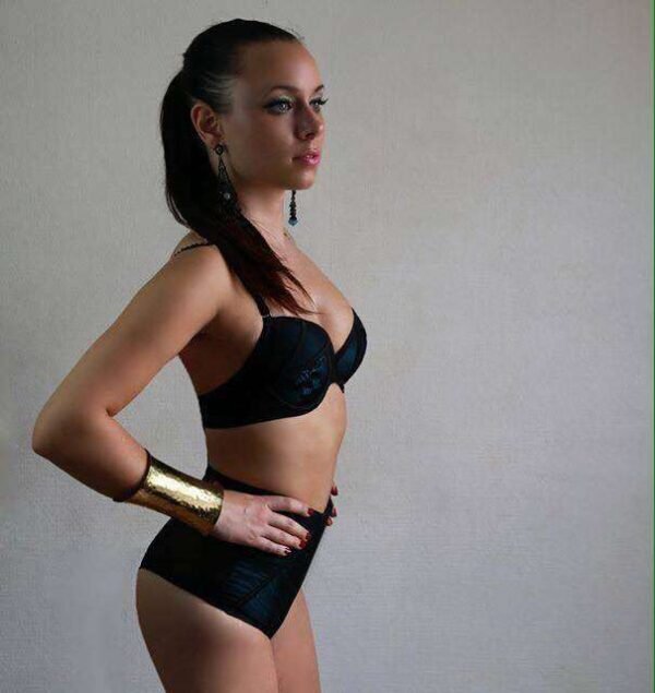 Laura streeptiseuse