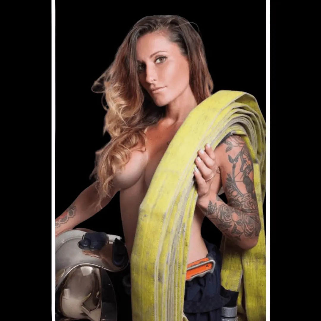 Léna Stripteaseuse Paris 1 Léna stripteaseuse paris