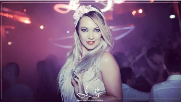Oksana strip teas anniversaire
