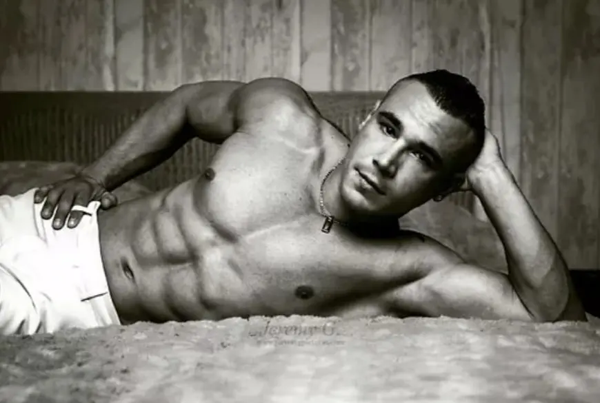 Bryan Stripteaseur Paris 7 Bryan strip tease homme