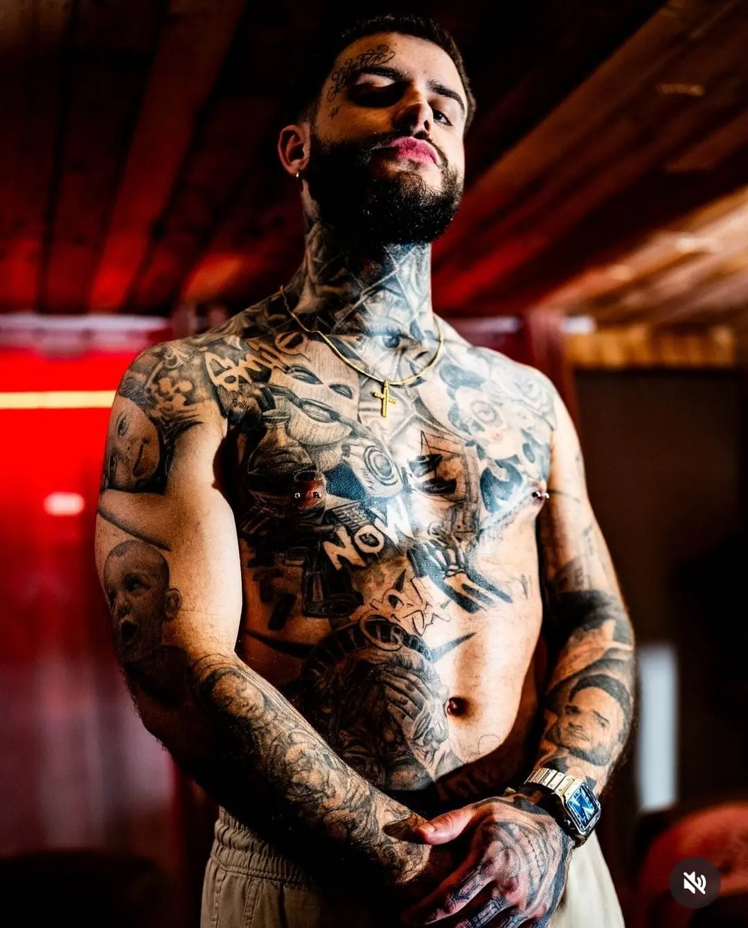 Roman Stripteaseur Paris 6 Roman strip teaser homme Paris