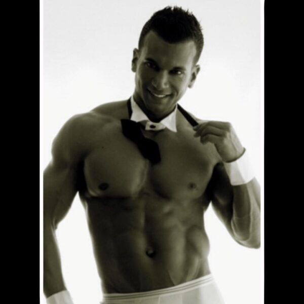 Rony stripteaser