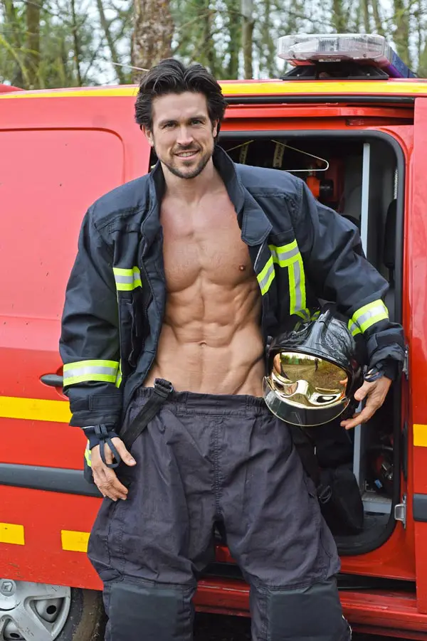 Tony Stripteaseur Paris 4 chippendale-a-domicile-evjf-paris