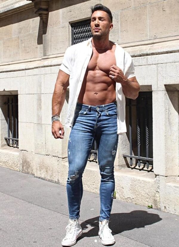 Max strip tease homme