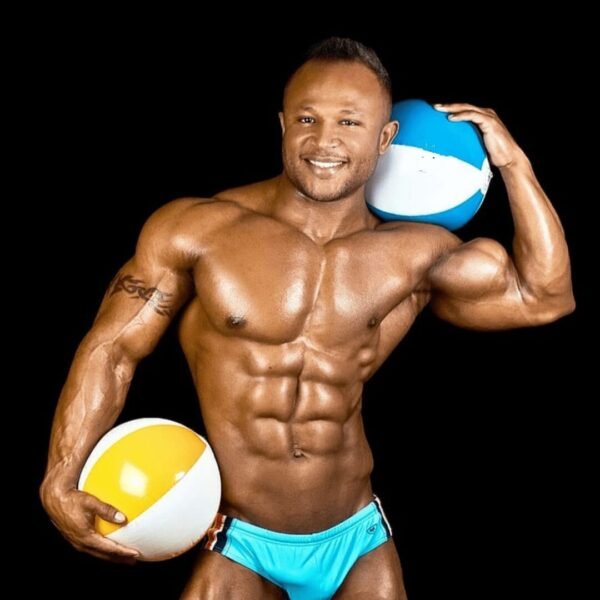 Michael stripteaser