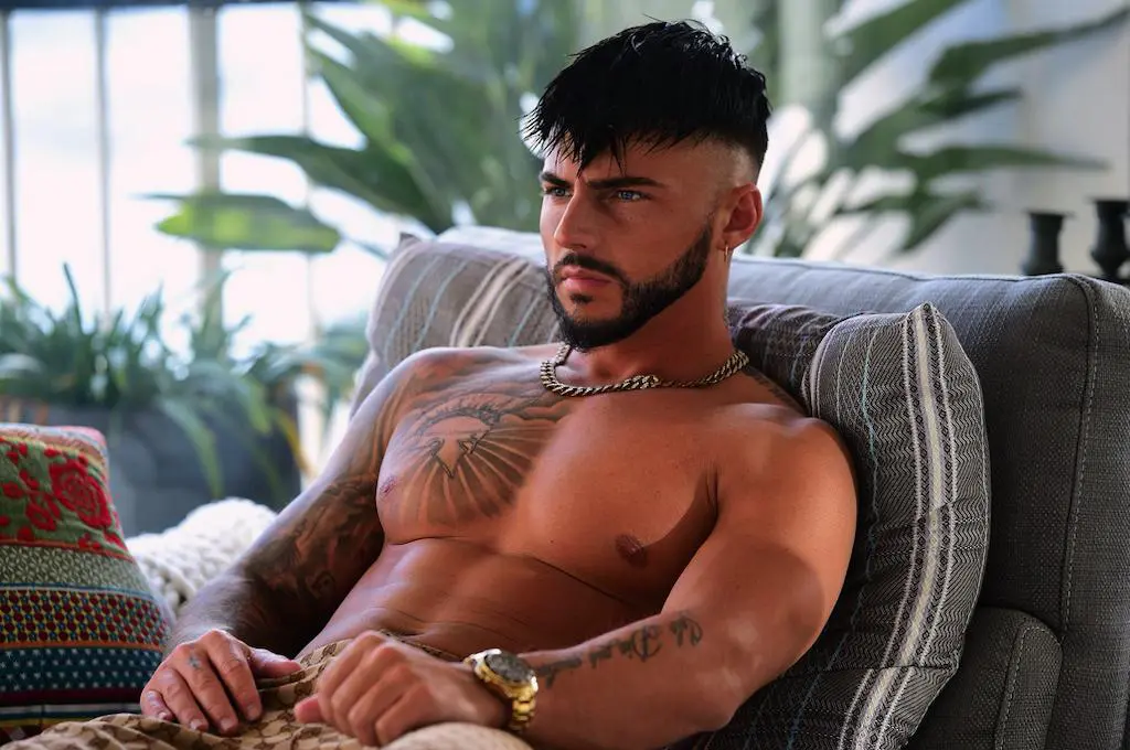 Enzo Stripteaseur Paris 6 Enzo stripteaseur 75