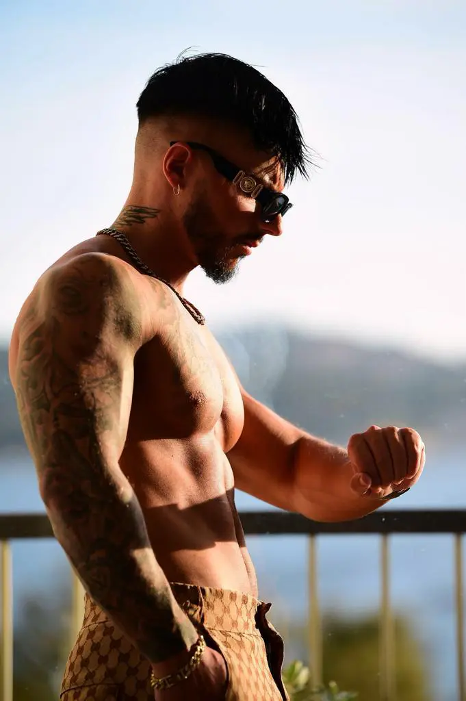 Enzo Stripteaseur Paris 9 Enzo stripteaseur paris EVJF
