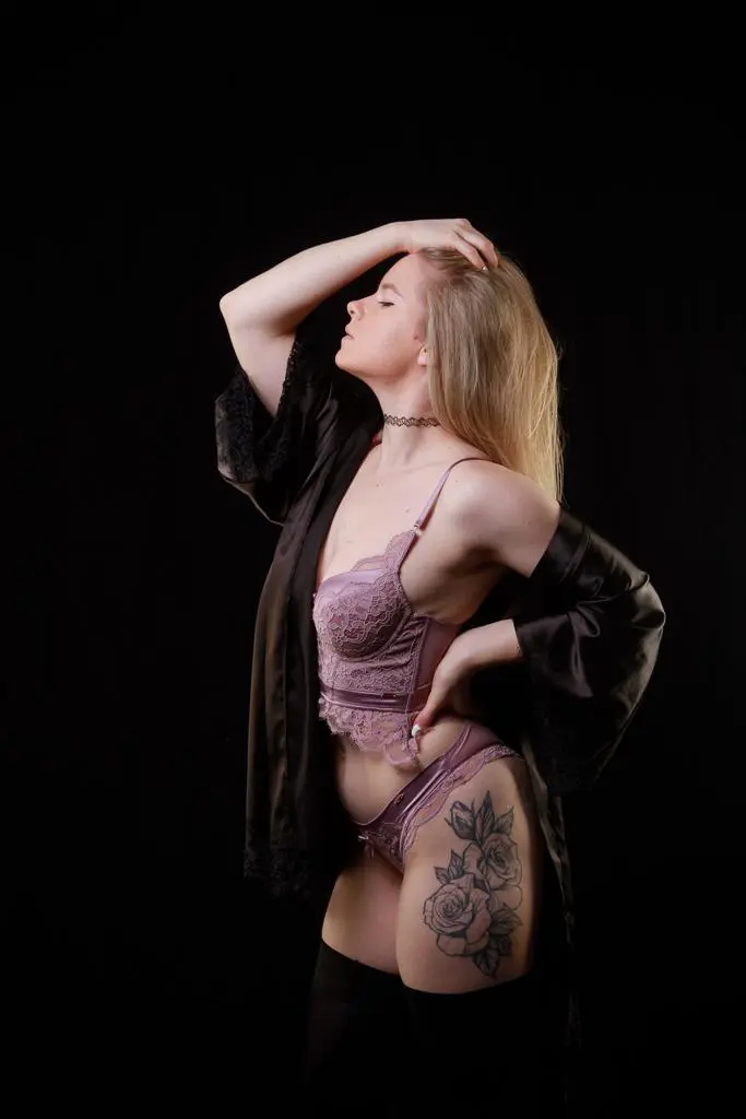 Tamy Stripteaseuse Paris 3 Tamy strip teas anniversaire