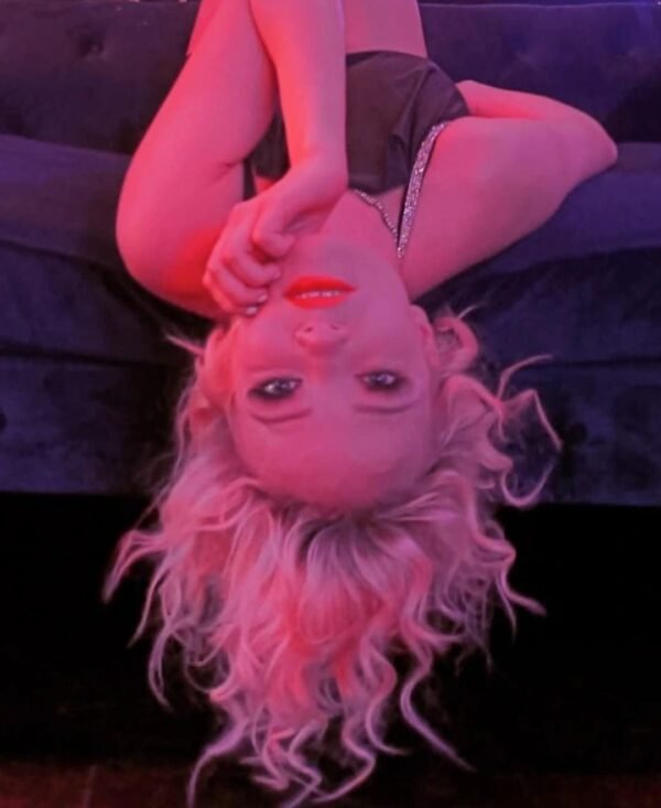Betty stripteaseuses