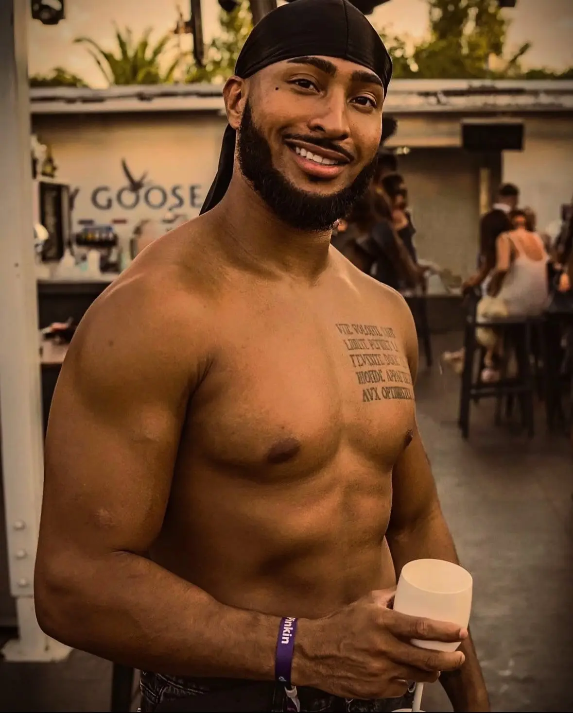 Marlon Stripteaseur Paris 4 Marlon strip teaser