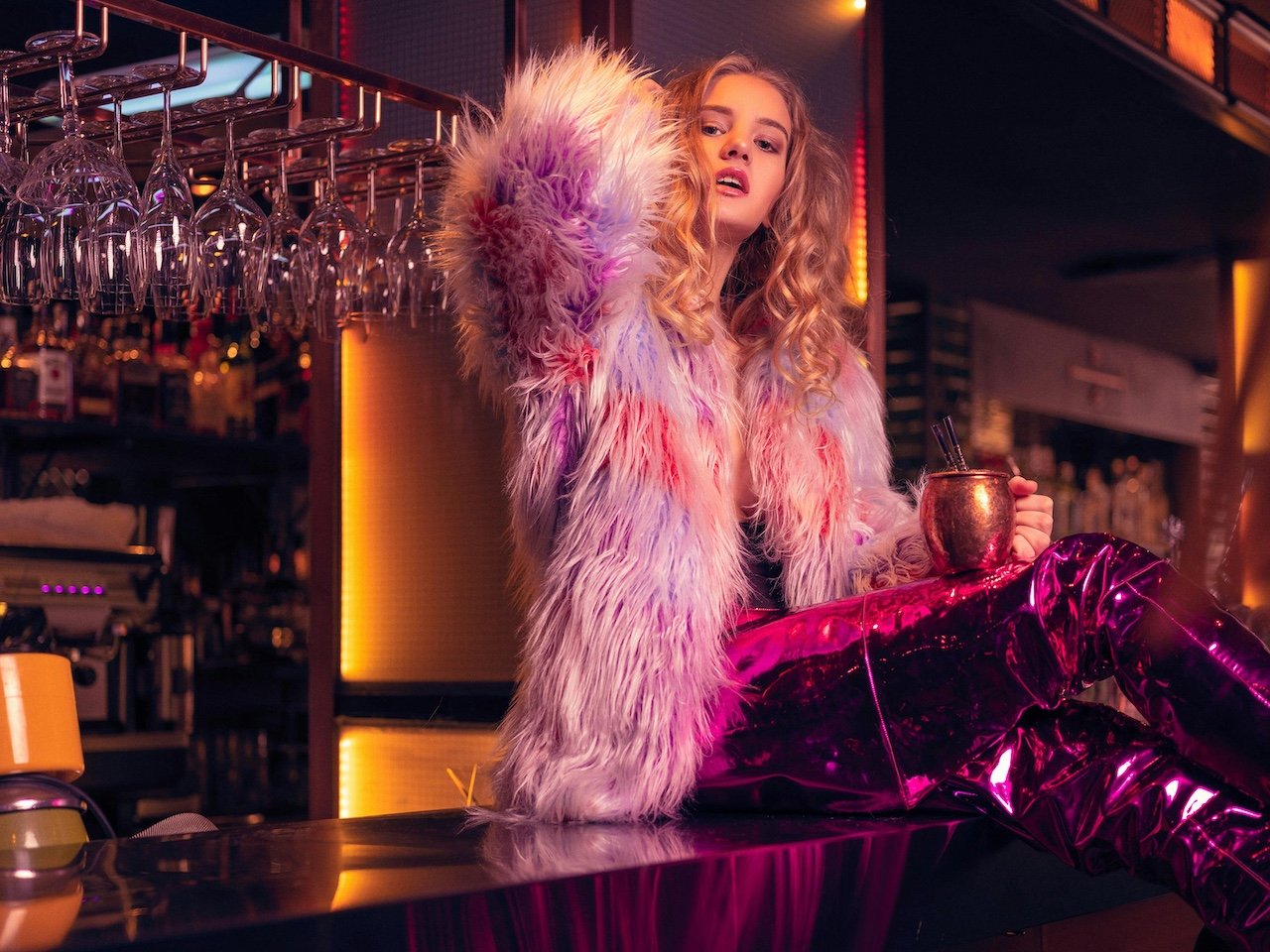 Strip club Paris : découvrez les clubs connus, leurs quartiers, ambiances, horaires, tarifs et l’alternative privée pour EVG et soirées.